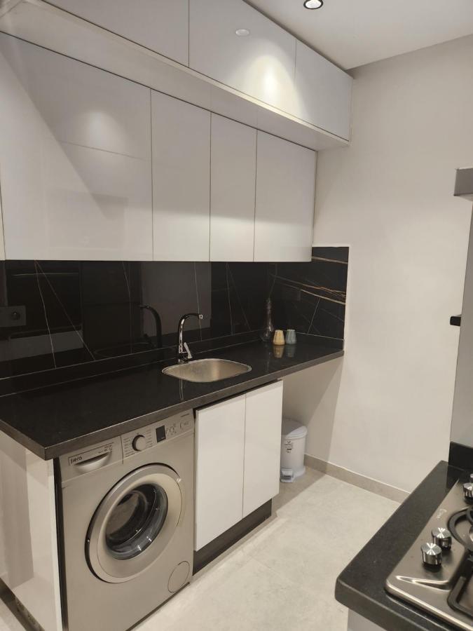 Modern Luxury Retreat: 2-Bedroom Apartment In The Heart Of Marrakech マラケシュ エクステリア 写真