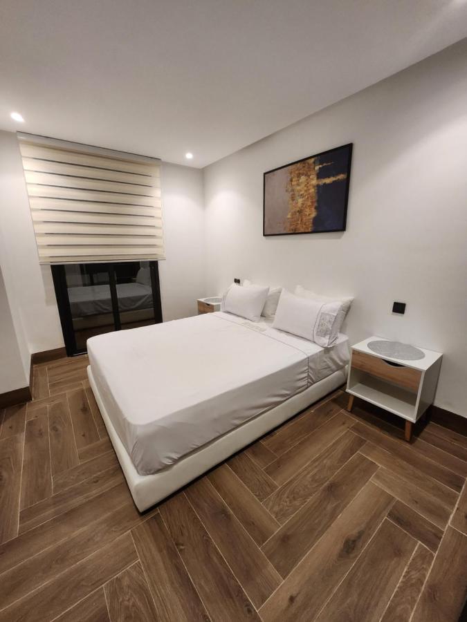 Modern Luxury Retreat: 2-Bedroom Apartment In The Heart Of Marrakech マラケシュ エクステリア 写真