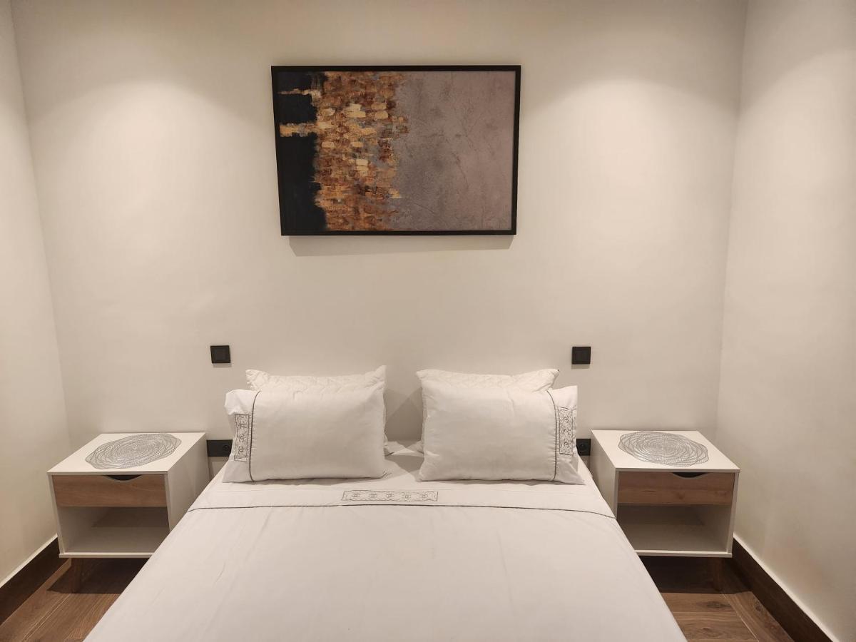 Modern Luxury Retreat: 2-Bedroom Apartment In The Heart Of Marrakech マラケシュ エクステリア 写真
