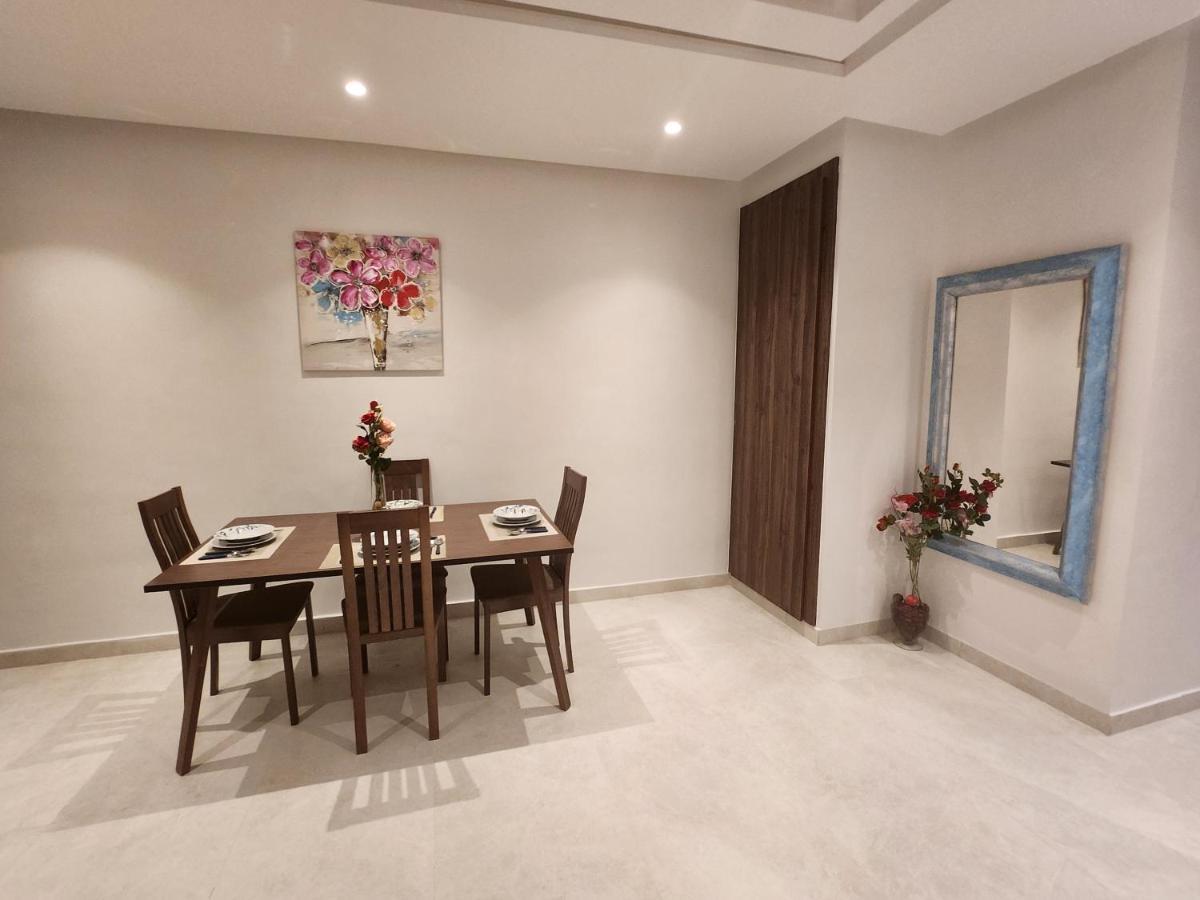 Modern Luxury Retreat: 2-Bedroom Apartment In The Heart Of Marrakech マラケシュ エクステリア 写真