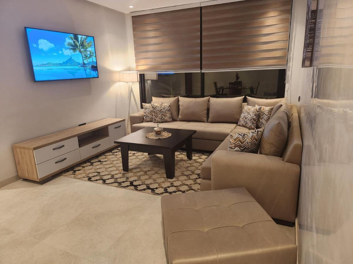Modern Luxury Retreat: 2-Bedroom Apartment In The Heart Of Marrakech マラケシュ エクステリア 写真