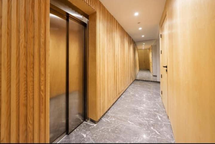 Modern Luxury Retreat: 2-Bedroom Apartment In The Heart Of Marrakech マラケシュ エクステリア 写真